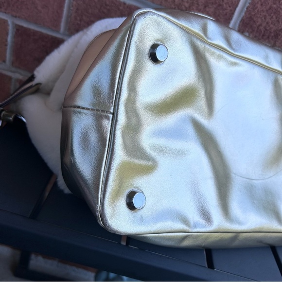 G.I.L.I. Weekender Bag Faux Shearling & Metallic Gold Duffel - Picture 6 of 10